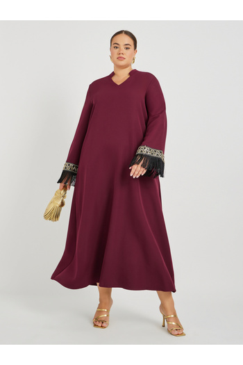 Styli Plus Size Solid Collared Jalabiya with Lace and Tassel Detail