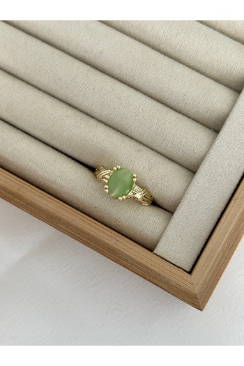 ringbox Green Ring with Cat's Eye Stone