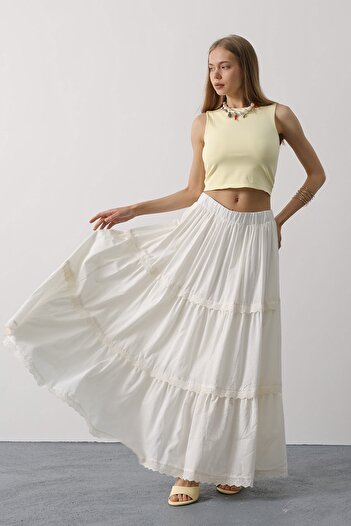 suphias Lace Detailed Skirt