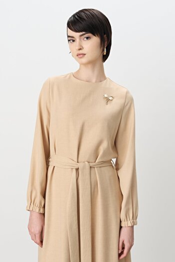Nihan Kuşaklı Eteği Büzgülü Elbise Camel