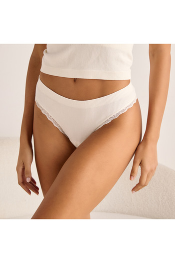 FAV Skims Thong