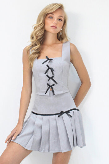 Trend Alaçatı Stili Women's Gray Square Collar Hidden Zipper Woven Crop Blouse and Pleated Skirt Set Alc-X14214