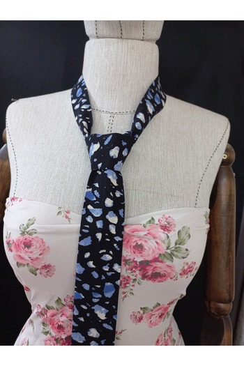 es moda shop Floquet Linen Women's Tie