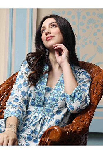 Ishin By Styli Printed V-Neck A-Line Kurta with Trousers Set