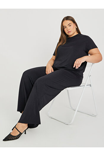 Styli Plus Size Solid Asymmetric Hem T-Shirt and Wide Leg Trousers Co-Ords