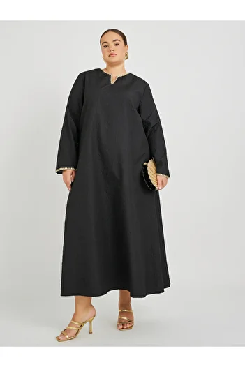 Styli Plus Size Textured Notch Neck Jalabiya with Lace Detail