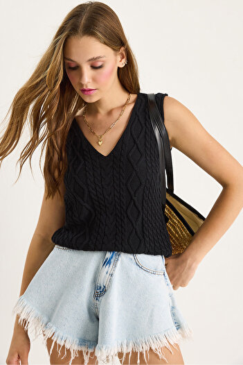 Bianco Lucci Women's V-Neck Knitted Detail Knitwear Strap Blouse 20258004