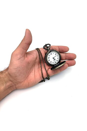 valkyrie Vintage Bronze Pocket Watch with Exquisite Relief Flower Pattern - Retro Gift with Necklace Shackle