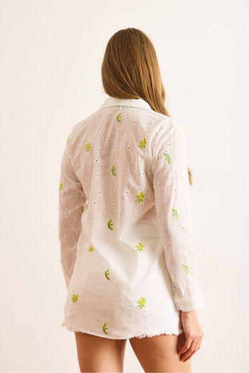Olalook Women's Yellow White Colored Daisy Embroidered Fisto Shirt Gml-19001366