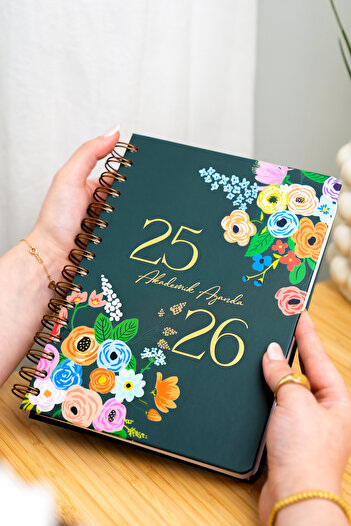 Matt Notebook Agenda academică A5 2025-2026 Spiralată 15x21 cm -13 luni - Flori verzi