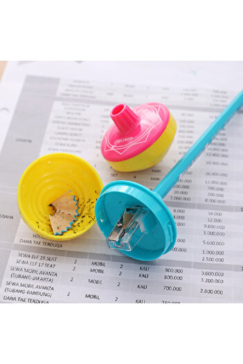 Deli 1-Hole Spinning Top Plastic Pencil Sharpener Assorted Color