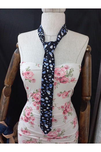 es moda shop Floquet Linen Women's Tie