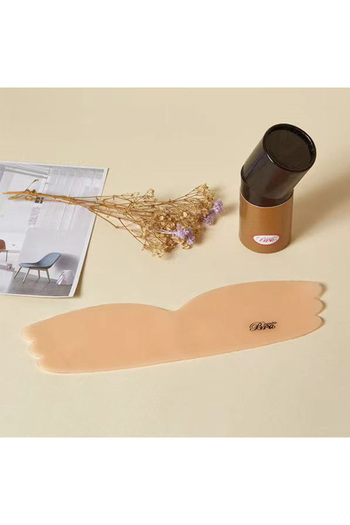 Generic Reusable Seamless Invisible Bra with Self-Adhesive Silicone Nipple