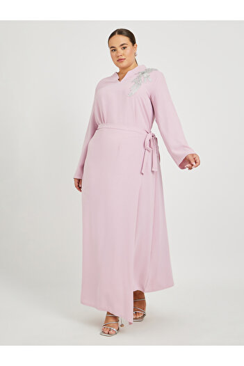 Styli Plus Size Solid Collared Wrap Look Jalabiya with Lace Patch Detail