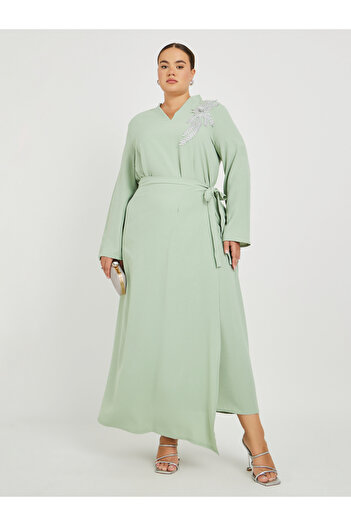 Styli Plus Size Solid Collared Wrap Look Jalabiya with Lace Patch Detail
