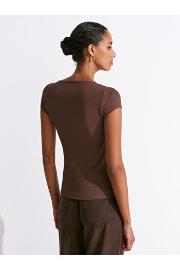 Dilvin 31855 T-Shirt με λαιμόκοψη καγιάκ-ανοιχτό καφέ