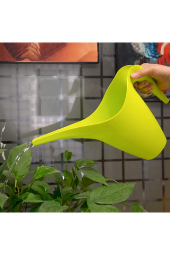 OEM Garden sprinkler, 1.8L capacity, neon green