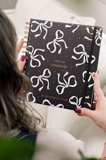 Matt Notebook 2025-2026 Academic Square Agenda Spiral - 17 Months Bow