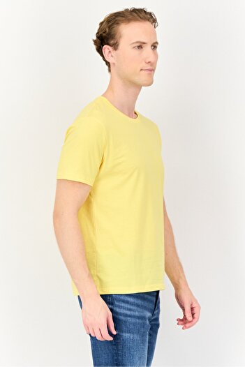 Vince Camuto Men Crew Neck Short Sleeve Plain T-Shirt, Yellow