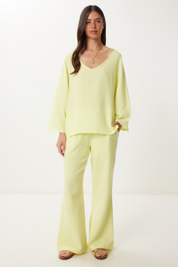 Happiness İstanbul Women's Yellow Muslin Blouse Pants Suit Fn03473