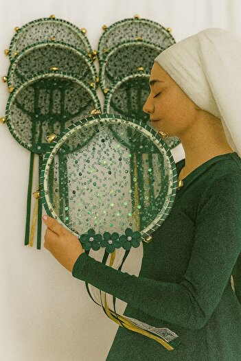 Evsay Bride Bridesmaid Tambourine, Flower Sequins and Shiny Stones Wedding Henna Bride Circumcision Party Defi 1 Piece