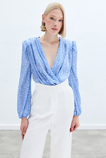 Sateen Kruvaze Desenli Bodysuit - Bebe Mavi