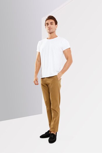 Scuderia Ferrari Men Regular Fit Solid Chino Pants, Tan