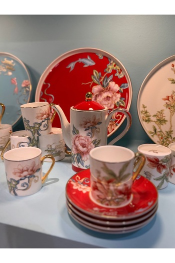 hediye Esterhomedecor Set of 4 Porcelain Coffee Cups with Tray Red