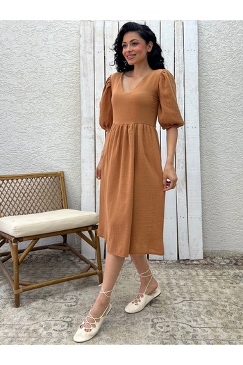 KÜÇÜĞÜM BUTİK Camel V-Neck Muslin Dress