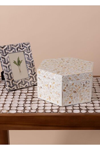 The Mia Hexagon Box 28X24X14 cm Tlc0075