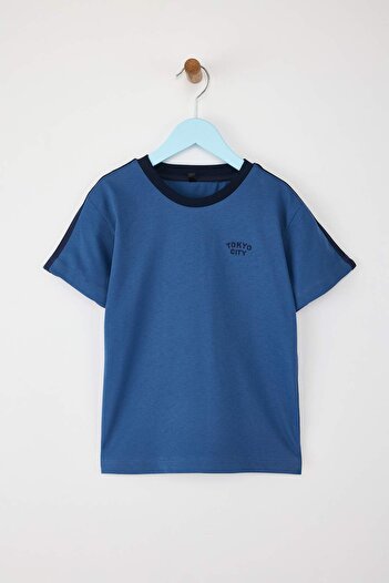 TRENDYOLKIDS Indigo Boy's 100% Cotton Slogan Embroidered Piping Detail Short Sleeve Knitted T-Shirt Tkdss25Ts00100