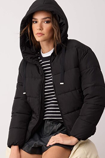 Trendyol Collection Black Hooded Rugular Mould Water Repellent Inflatable Coat Twoaw26Mo00090