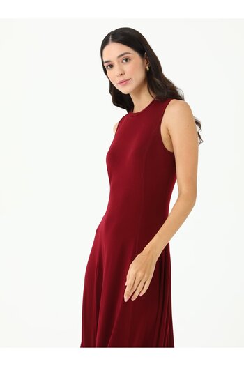 Refka Sleeveless Sandy Fabric Hijab Dress with Crew Neck - Burgundy - Refka