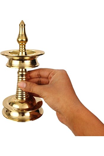 Chefline Traditional Kerala Brass Nilavilakku, Size 7 Authentic Brass Oil Lamp for Rituals & Décor