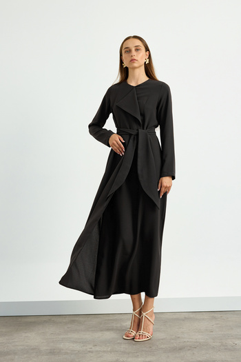 Birgül Bektaş Black Collar Detailed Belted Dress