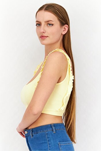 Sinsay Women U-Neck Sleeveless Textured Crop Top, Yellow