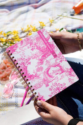 Victoria's Journals 2025-2026 Academic Agenda A5 - Motivational Pages - Parisienne