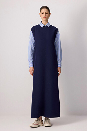 Touché Privé Crepe Gilet with Crew Neck