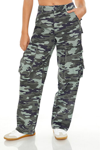 Forever 21 Kamuflaj Desenli Kargo Pantolon