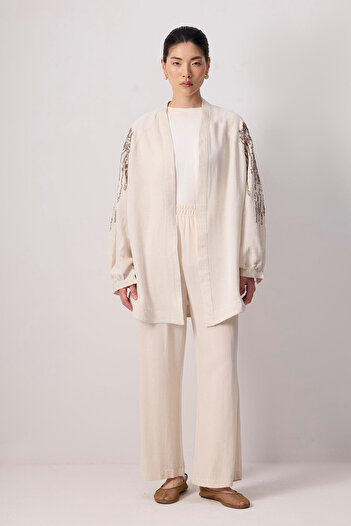 Touché Privé Pul Embroidery Detail Kimono