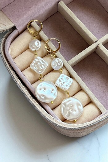 MUTENA Elegant Dangle Baroque Pearl Gold Earrings