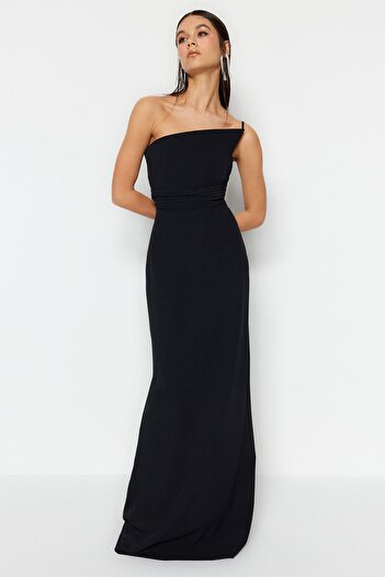 Trendyol Collection Černé tkané dlouhé elegantní večerní šaty na jedno rameno Noční šaty pro návrat domů TPRSS23AE00228