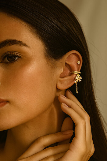 ringbox Gold Sallantılı Taşlı Yonca Kıkırdak Küpe Earcuff