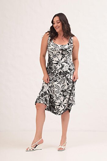 Truva XXL Comfort and Elegance with the Thick Strap Patterned Plus Size Dress!