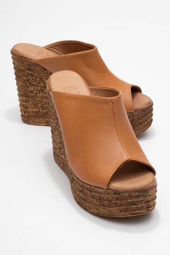 LuviShoes Γυναικείες παντόφλες με τακούνι NELLY Tan Skin από γνήσιο δέρμα