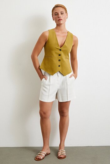 Never more Pleated Pocket Shorts Ecru