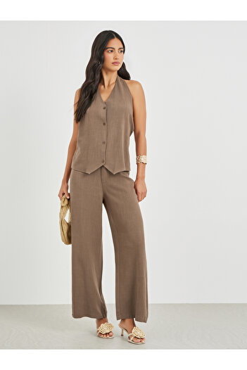 Styli Solid Mid Rise Wide Leg Pants