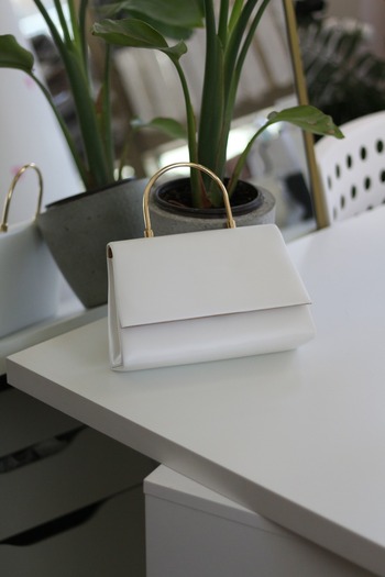 Moom Bag Women's White Leather Metal Handle Detailed Hand & Shoulder Bag