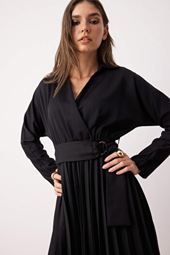 Trendyol Collection Černá sukně s páskem, plisované boho šaty s dvojitým límcem, maxi tkané šaty TWOAW25EL00234