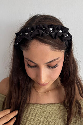 TAKIŞTIR Black Color Stone and Pearl Detailed Crown